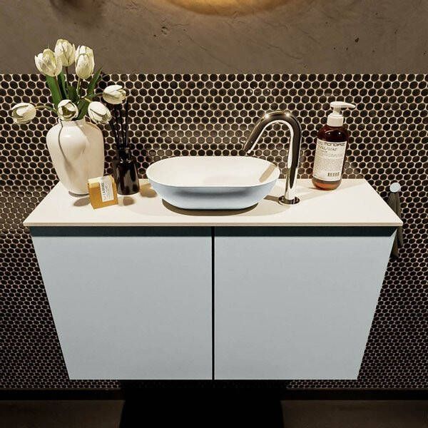 Mondiaz Fowy toiletmeubel 80x50x23cm clay mat 1 kraangat wasbak: midden 2 deuren solid surface met blad MDF kleur wasbak: zwart FOWY59013clayurban