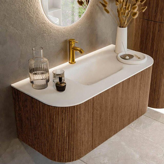 Mondiaz KURVE 100 cm Onderkast Greeploos 1 Lade Met Deuren Walnut Wastafel Solid Surface MIdden Talc 1 Kraangat Zonder Spiegel (KRVGRU100L+R1L2D1KM-Wal Tal)