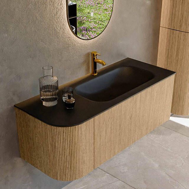 Mondiaz KURVE 115 cm Onderkast Greeploos 1 Lade Met Deuren Oak Wastafel Solid Surface Rechts Urban 1 Kraangat Zonder Spiegel (KRVBGS115L1L1D1KR-Oak Urb)