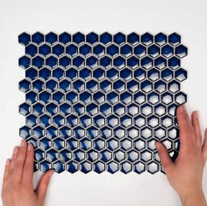 The Mosaic Factory Barcelona mozaiëktegel 2 3x2 6x0 5cm wandtegel hexagon geglazuurd porselein binnen buiten vorstbestendig glanzend cobalt blauw AFH23700