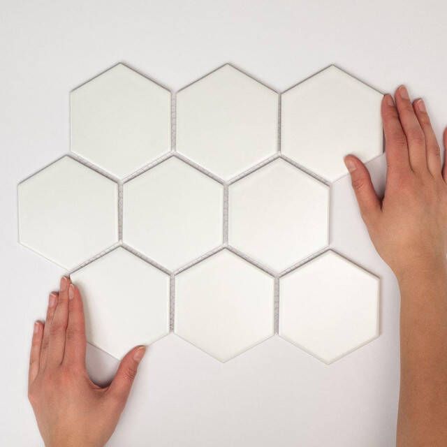 The Mosaic Factory Barcelona mozaïektegel 25.6x29.6cm wand en vloertegel Zeshoek Hexagon Porselein White Mat AMH95010