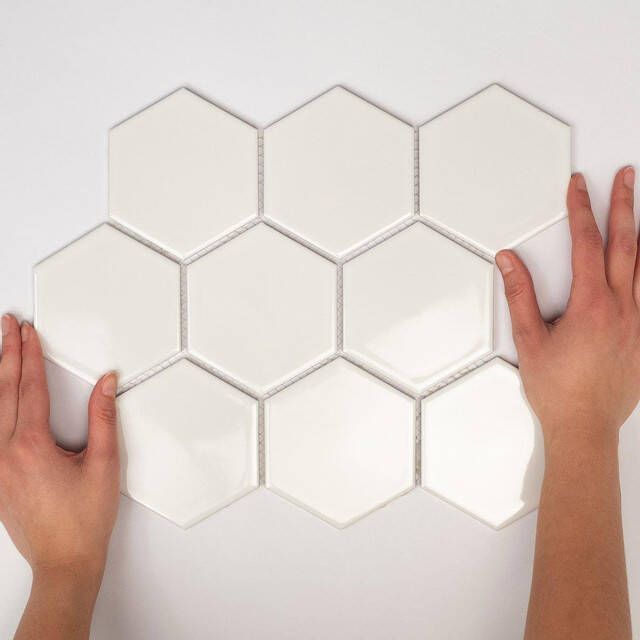 The Mosaic Factory Barcelona mozaïektegel 25.6x29.6cm wandtegel Zeshoek Hexagon Porselein White Glans AFH95051
