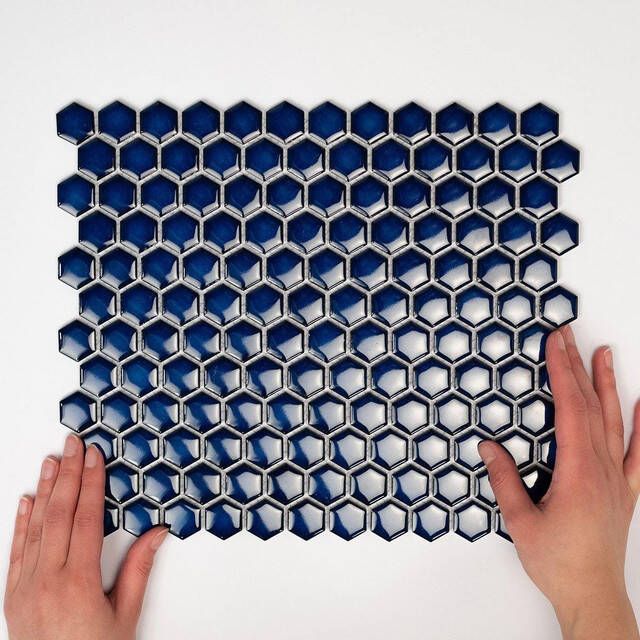The Mosaic Factory Barcelona mozaïektegel 26x30cm wandtegel Zeshoek Hexagon Porselein Cobalt Blue Glans AFH23700
