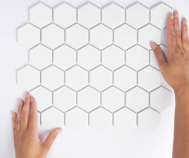 The Mosaic Factory Barcelona mozaïektegel 28.2x32.1cm wand en vloertegel Zeshoek Hexagon Porselein White Mat AMH13010