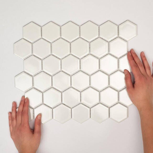 The Mosaic Factory Barcelona mozaïektegel 28.2x32.1cm wandtegel Zeshoek Hexagon Porselein Extra White Glans AFH13051