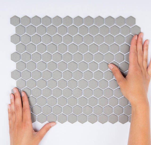 The Mosaic Factory London mozaïektegel 26x30cm wand en vloertegel Zeshoek Hexagon Porselein Grey Mat LOH2029