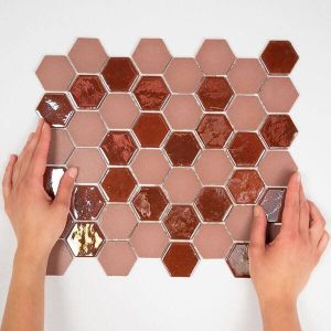 The Mosaic Factory Valencia mozaïektegel 4.3x4.9x0.5cm hexagon burgundy mat en glans voor wand en vloer en voor binnen en buiten vorstbestendig VAL012