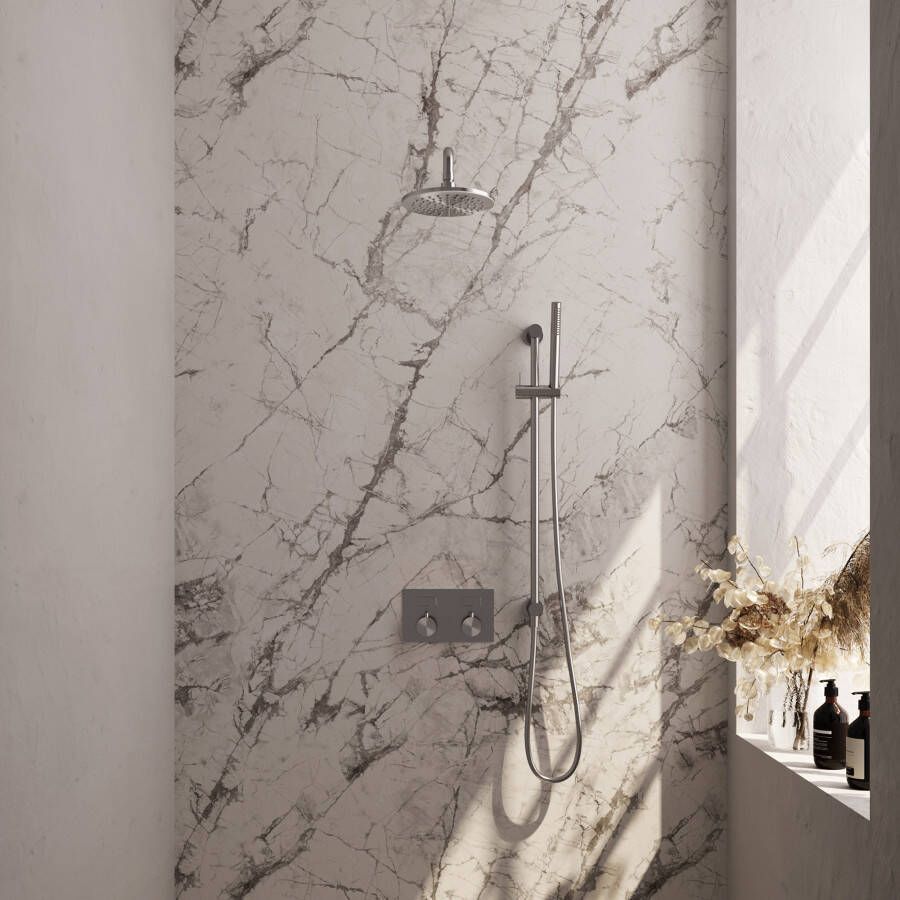 Brauer Brushed Carving thermostatische inbouw regendouche met drukknoppen SET 63 met 20 cm douchekop en gebogen muurarm en staaf handdouche en doucheslang en geïntegreerde glijstang RVS geborsteld PVD