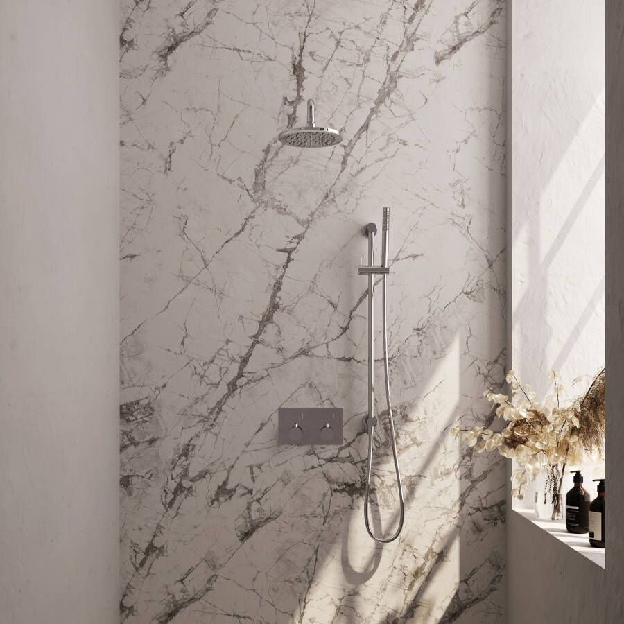 Brauer Chrome Carving thermostatische inbouw regendouche met drukknoppen SET 63 met 20 cm douchekop en gebogen muurarm en staaf handdouche en doucheslang en geïntegreerde glijstang chroom