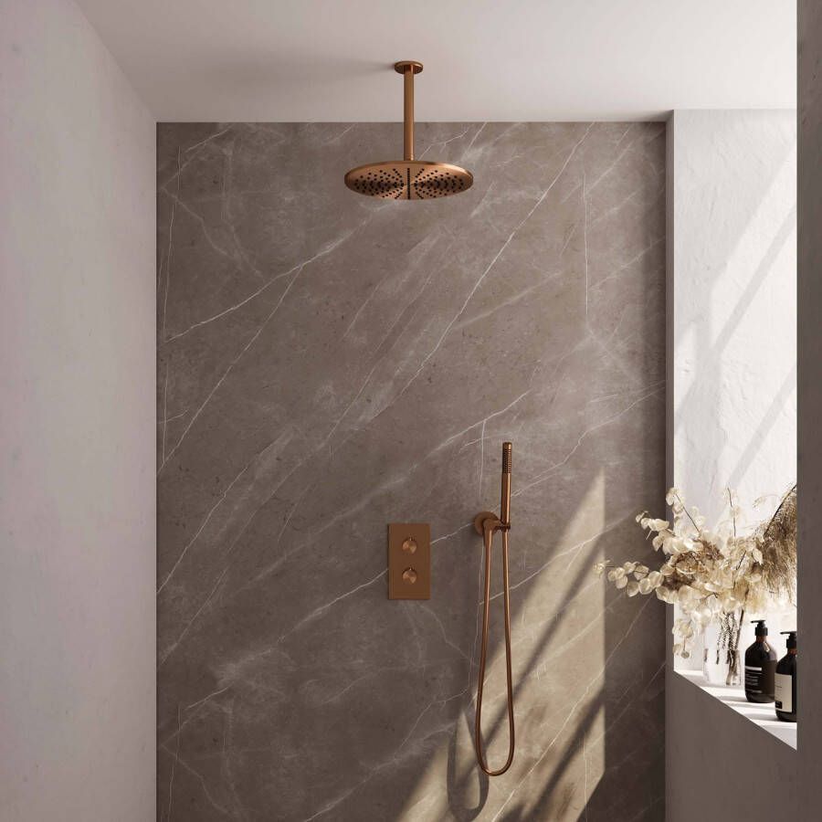 Brauer Copper Carving thermostatische inbouw regendoucheset met 2-weg omstel 40cm gebogen wandarm met 20cm ronde hoofddouche 3 standen ronde handdouche 150cm gladde doucheslang met aansluitbocht en handdouchehouder Koper geborsteld PVD 5-GK-129 - Foto 4