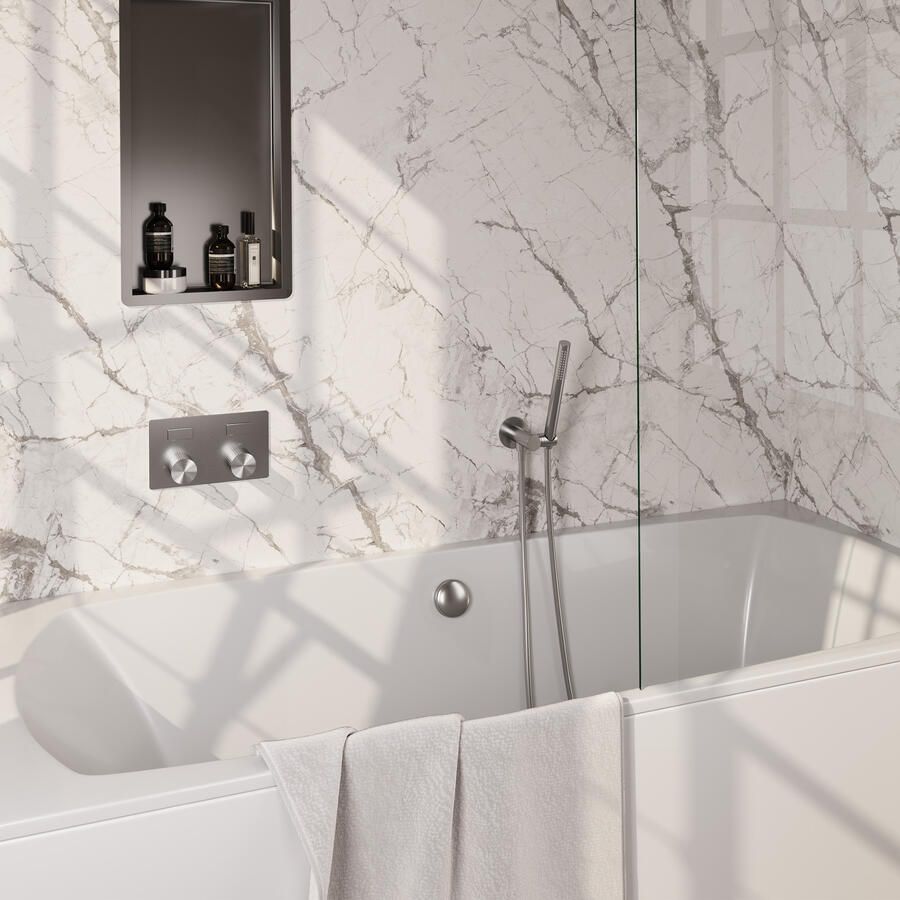 Brauer Stripe thermostatische inbouw badkraan met drukknoppen SET 03 met badvulcombinatie en staaf handdouche en doucheslang en wandaansluitbocht RVS-kleurig geborsteld PVD