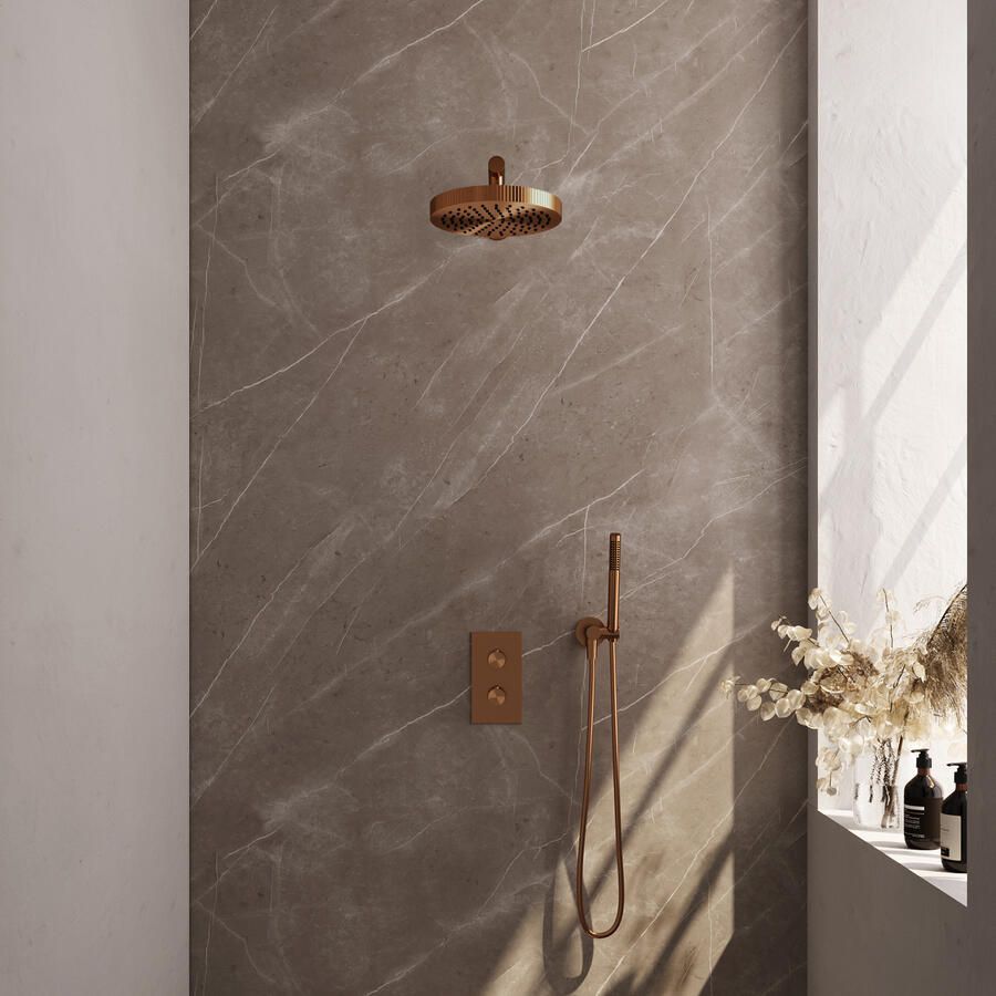 Brauer Stripe thermostatische inbouw regendouche 3-weg rechthoekig SET 13 met 25 cm douchekop en rechte muurarm en staaf handdouche en doucheslang en wandaansluitbocht koper geborsteld PVD