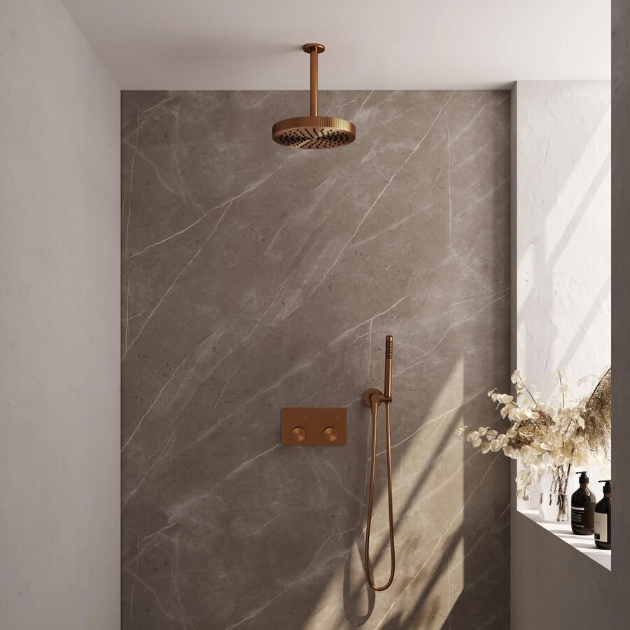 Brauer Stripe thermostatische inbouw regendouche met drukknoppen SET 27 met 25 cm douchekop en plafondarm en staaf handdouche en doucheslang en wandaansluitbocht koper geborsteld PVD