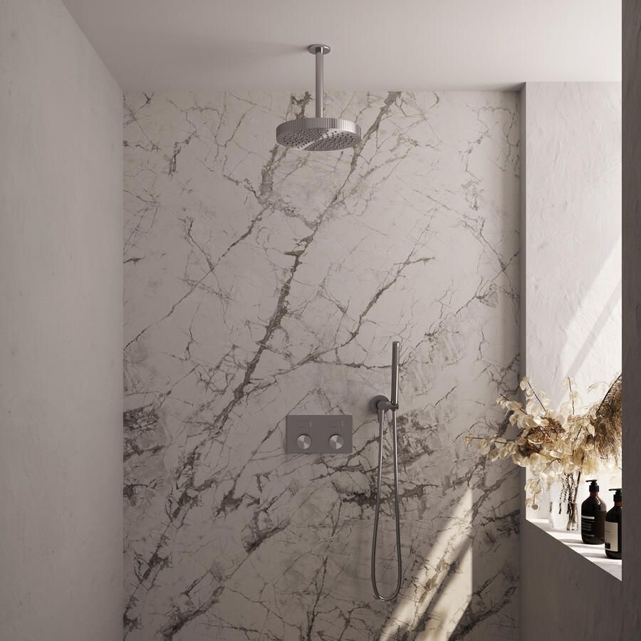 Brauer Stripe thermostatische inbouw regendouche met drukknoppen SET 27 met 25 cm douchekop en plafondarm en staaf handdouche en doucheslang en wandaansluitbocht RVS-kleurig geborsteld PVD