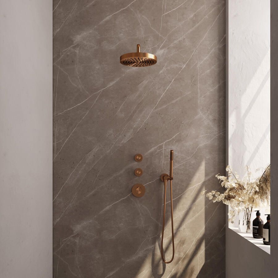 Brauer Stripe thermostatische inbouw regendouche SET 02 met 25 cm douchekop en gebogen muurarm en staaf handdouche en doucheslang en wandaansluitbocht koper geborsteld PVD