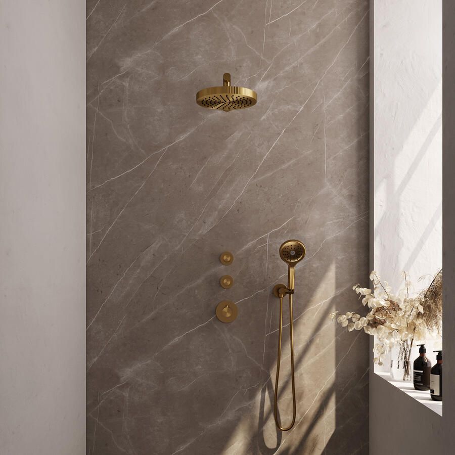 Brauer Stripe thermostatische inbouw regendouche SET 04 met 25 cm douchekop en rechte muurarm en 3-standen handdouche en doucheslang en wandaansluitbocht goud geborsteld PVD
