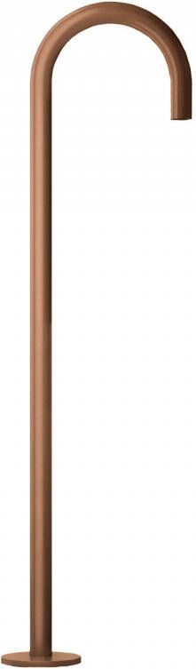 Hotbath Cobber vrijstaande baduitloop 106 cm hoog met gebogen uitloop van 22 5 cm geborsteld messing pvd