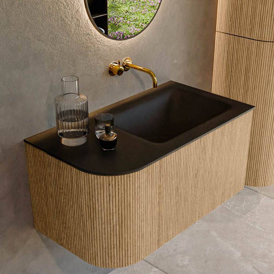 Mondiaz KURVE 85 cm Onderkast Greeploos 1 Lade Met Deuren Oak Wastafel Solid Surface Rechts Urban 0 Kraangaten Zonder Spiegel (KRVCLO85L1L1D0KR-Oak Urb)