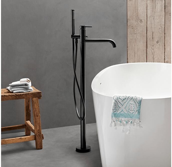 Vtwonen Badkraan Vrijstaand Bad Curve met Douchegarnituur Zwart