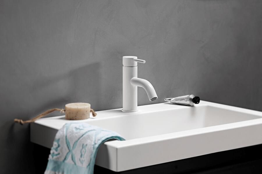 Vtwonen Wastafelkraan Bad Curve 16 cm met Waste Powder White