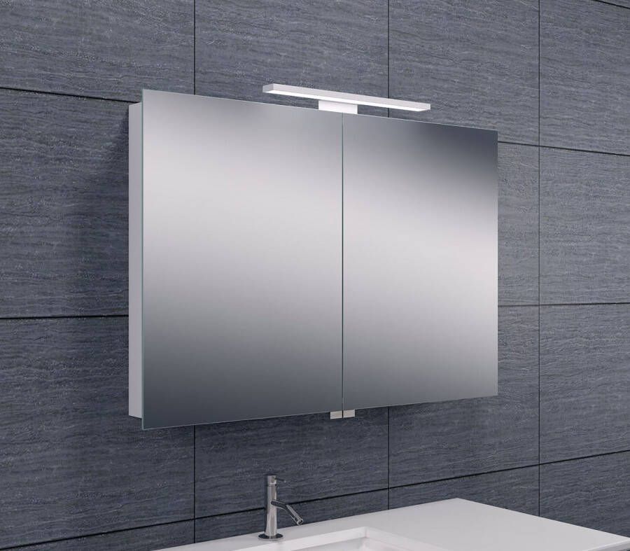 Xellanz Spiegelkast Larissa 90x60x14cm Aluminium LED Verlichting Stopcontact Binnen en Buiten Spiegel Glazen Planken