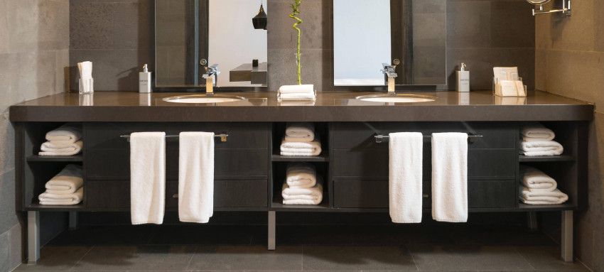 Welke meubels passen goed in een moderne badkamer?